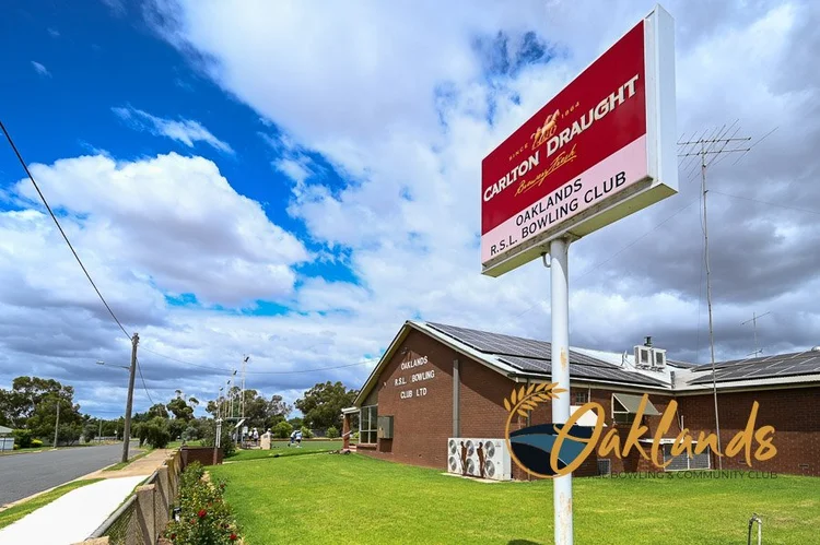 Oaklands RSL Bowling & Community Club is a relaxed country venue located in Oaklands, in southern NSW Riverina. Open 7 days a week from 5.30 pm till late.